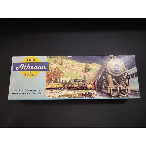 HO Scale, Athearn #1921. ACF Center Flow Hopper. Union Carbide - Picture 3 of 4